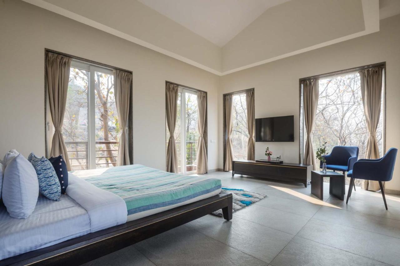 Eden Glade - Khopoli - Mountain-View Villa With Private Pool, Spacious Decks & Indoor Activities Luaran gambar