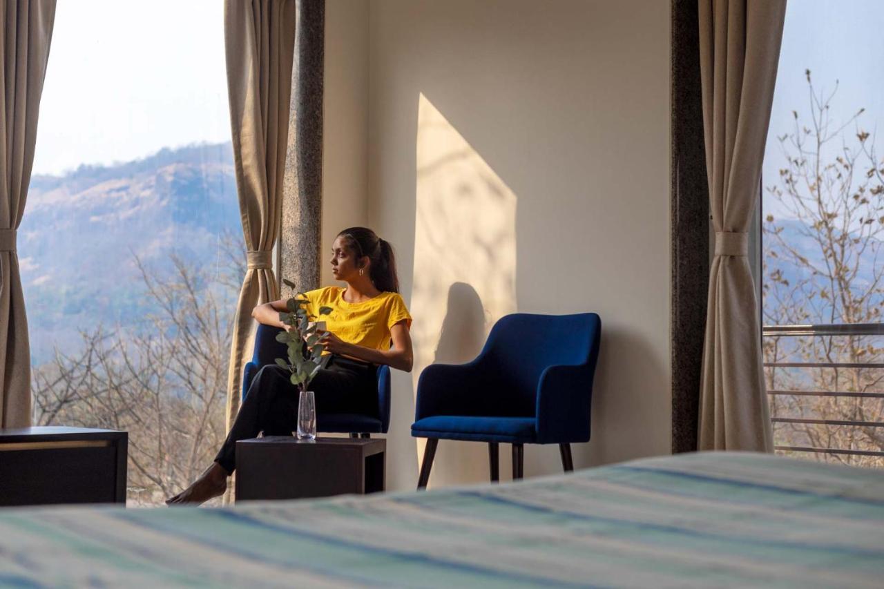 Eden Glade - Khopoli - Mountain-View Villa With Private Pool, Spacious Decks & Indoor Activities Luaran gambar